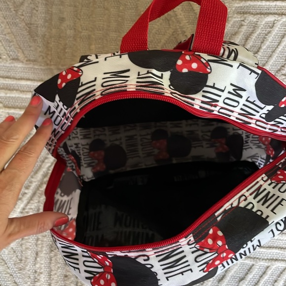Minnie Mouse Backpack - Picture 2 of 3